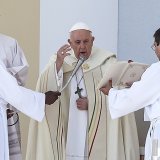 Le pape François a célébré la grande messe de clôture dans un parc de Lisbonne dimanche.